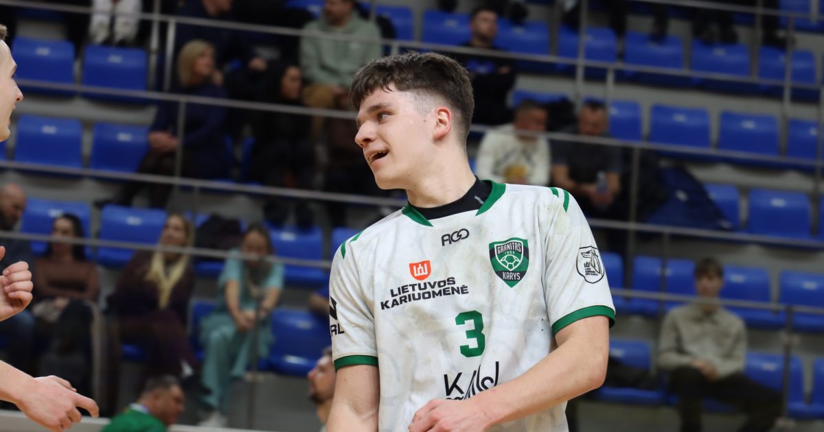 Granitas-Karys edge Pasvalio Pieno žvaigždės in dramatic clash
