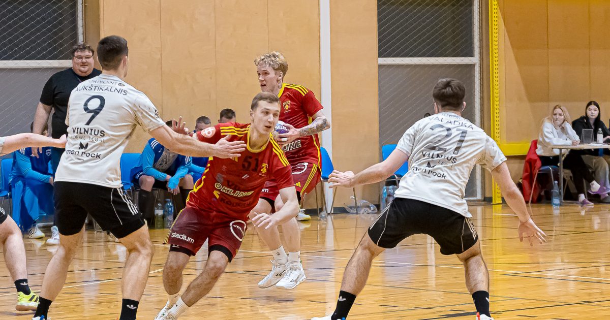 VHC Šviesa Pull Away After Strong First Half to Defeat HC Cocks